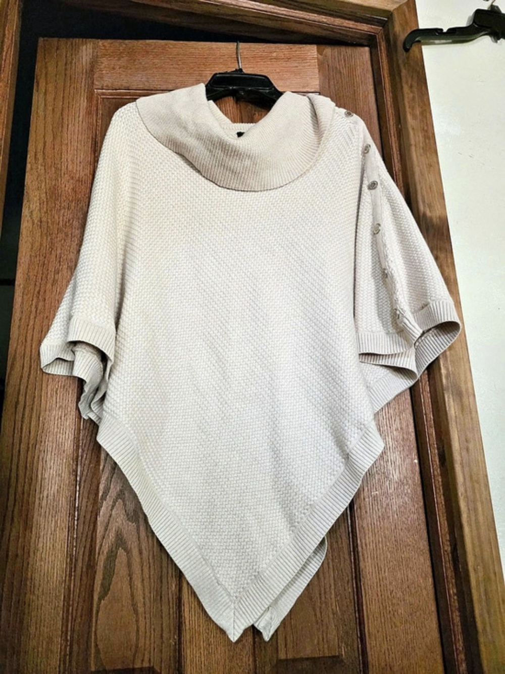 White House Black Market Knit Cowl Neck Poncho Wrap Shawl in Neautral Cream